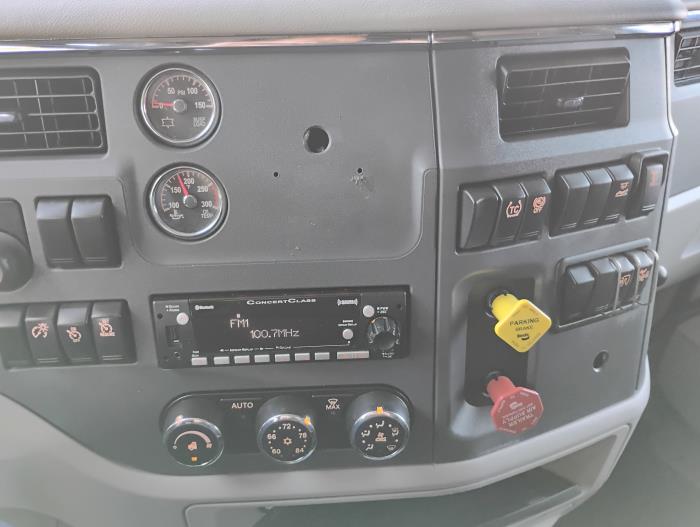 2022 Peterbilt 579-19