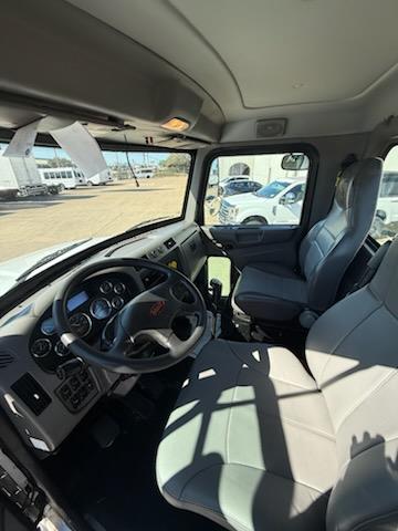 2019 Peterbilt 348-12