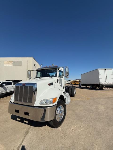 2019 Peterbilt 348-4