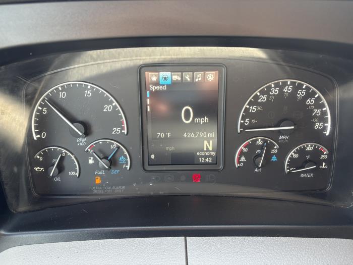 2022 Freightliner Cascadia-21