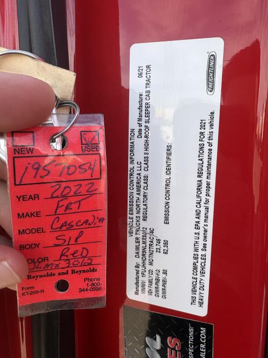 2022 Freightliner Cascadia-29