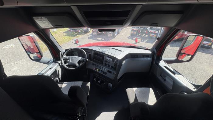 2022 Freightliner Cascadia-17