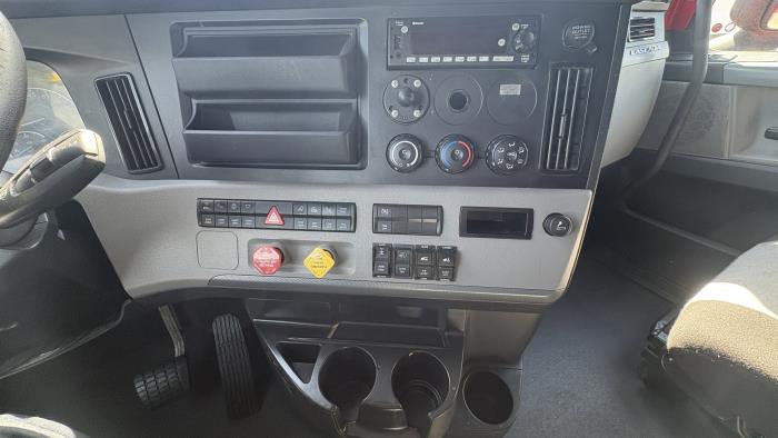 2022 Freightliner Cascadia-19