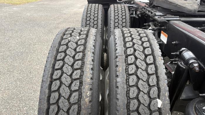 2022 Freightliner Cascadia-28