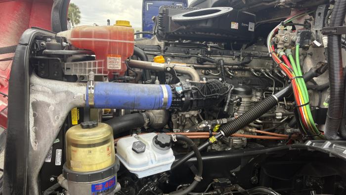 2022 Freightliner Cascadia-23