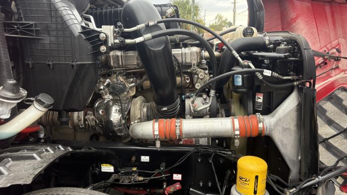 2022 Freightliner Cascadia-24