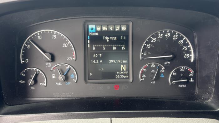 2022 Freightliner Cascadia-21