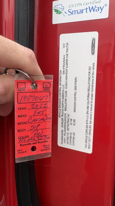 2022 Freightliner Cascadia-29