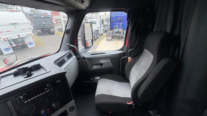 2022 Freightliner Cascadia-11