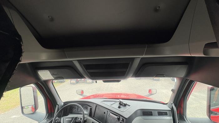 2022 Freightliner Cascadia-17