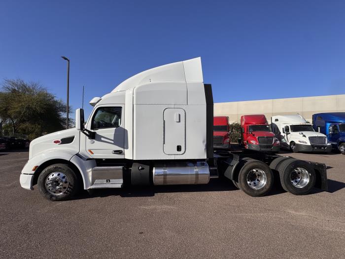 2022 Peterbilt 579-2