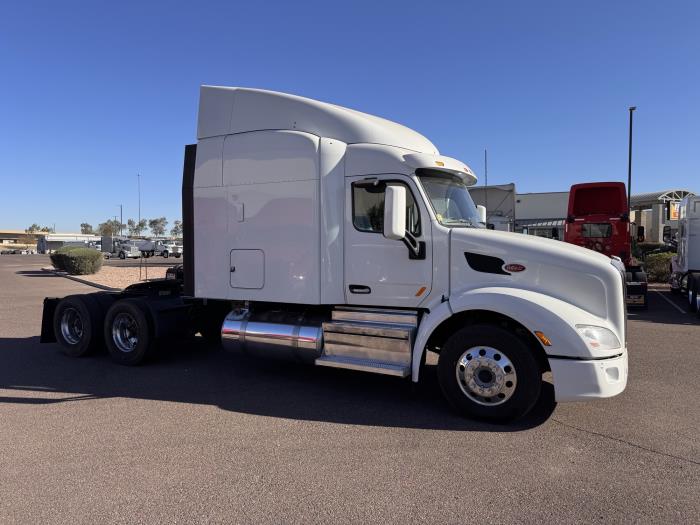 2022 Peterbilt 579-8