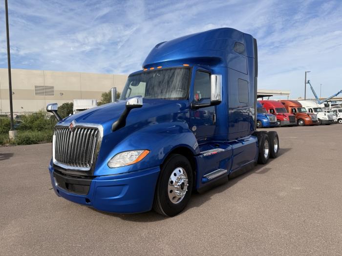 2022 International LT625-1