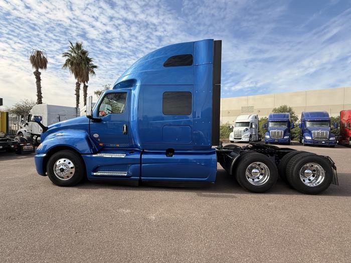 2022 International LT625-2