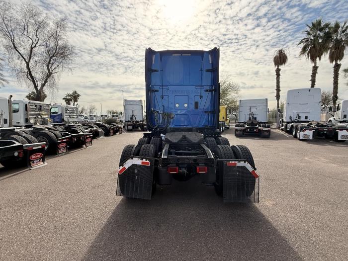 2022 International LT625-4