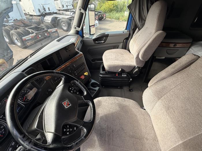 2022 International LT625-10