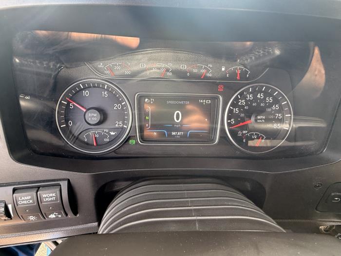 2022 International LT625-11