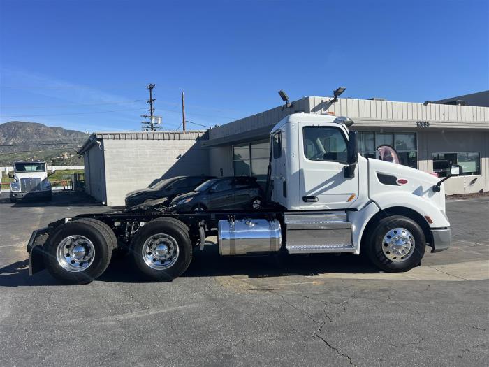 2021 Peterbilt 579-4