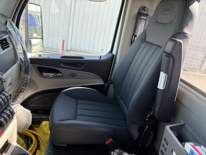 2027 Peterbilt 567-14