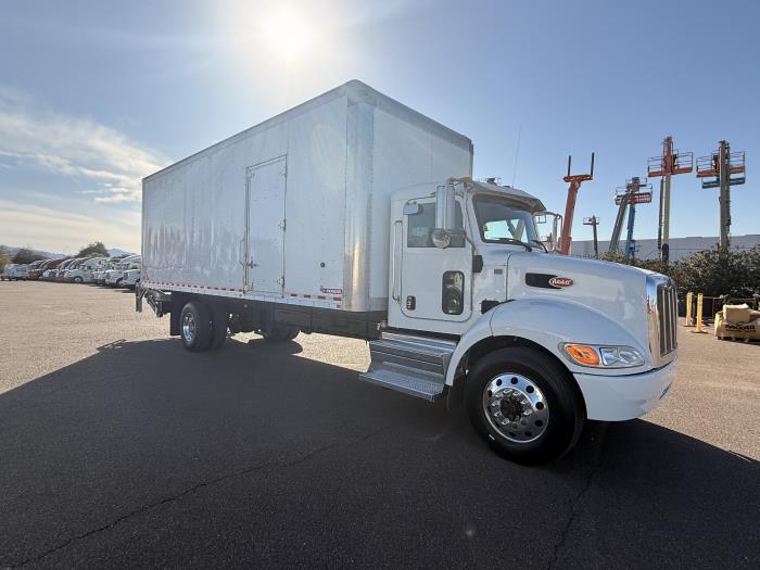 2020 Peterbilt 337-8