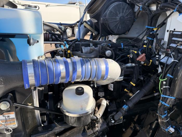 2020 Peterbilt 337-11