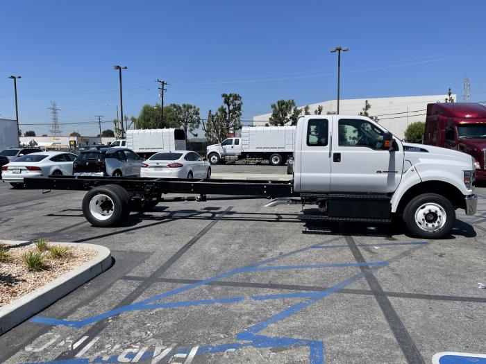 2027 Ford F-650-5