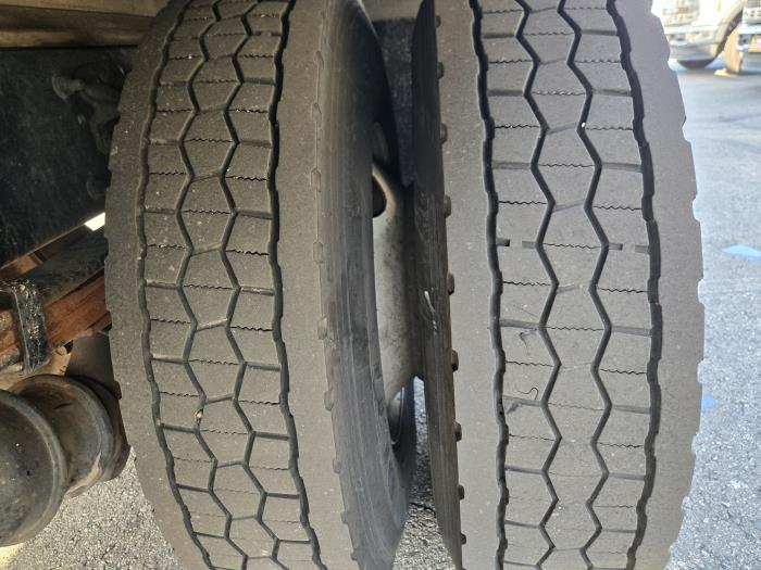 2021 Freightliner Business Class M2 106-8