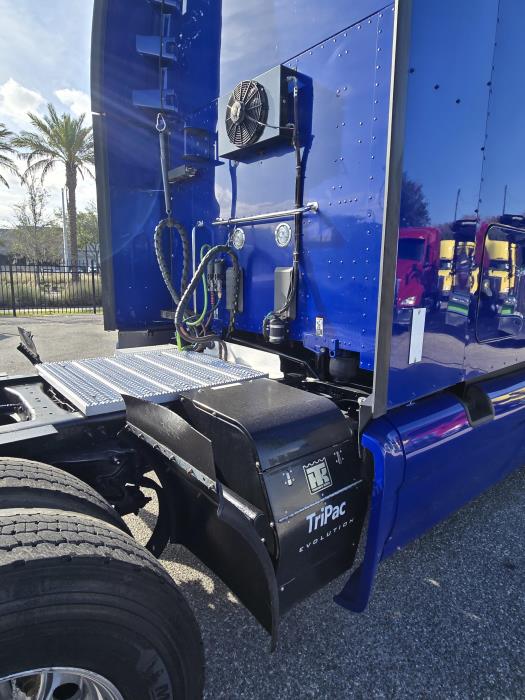 2022 Peterbilt 579-5