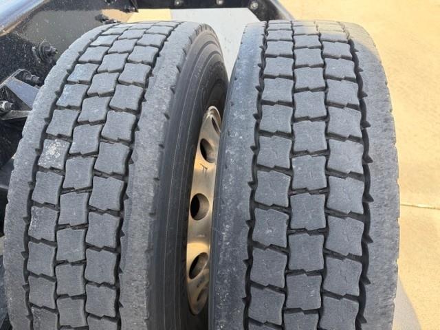 2023 Kenworth T680-19