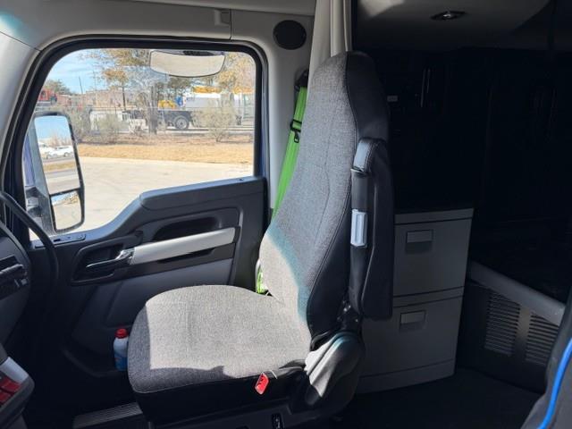 2023 Kenworth T680-30