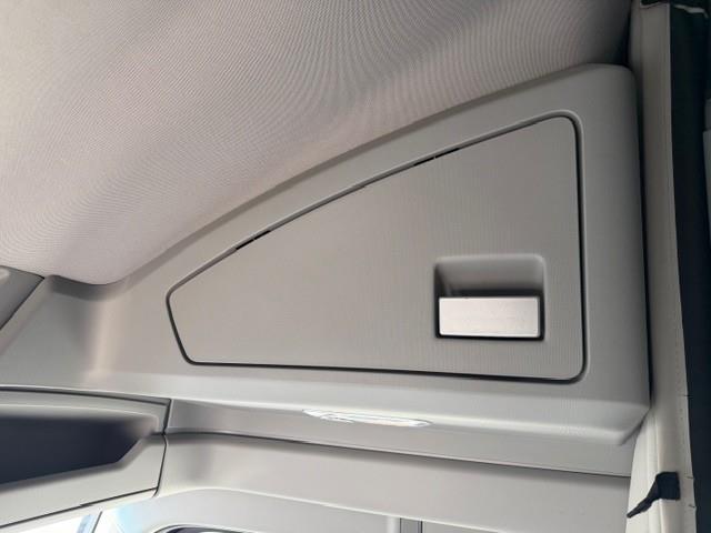 2023 Kenworth T680-46