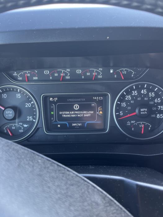 2022 International LT625-16