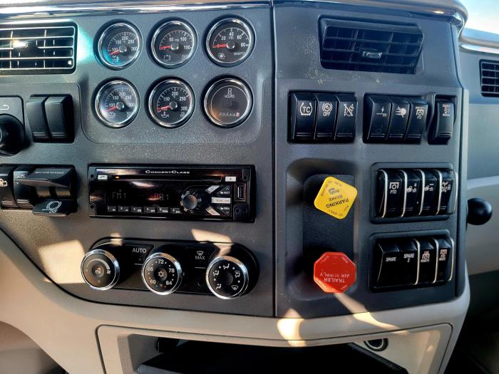 2021 Peterbilt 579-12