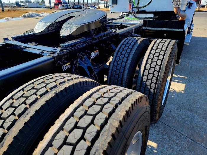 2021 Peterbilt 579-16