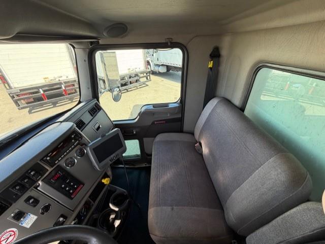 2022 Kenworth T270-7