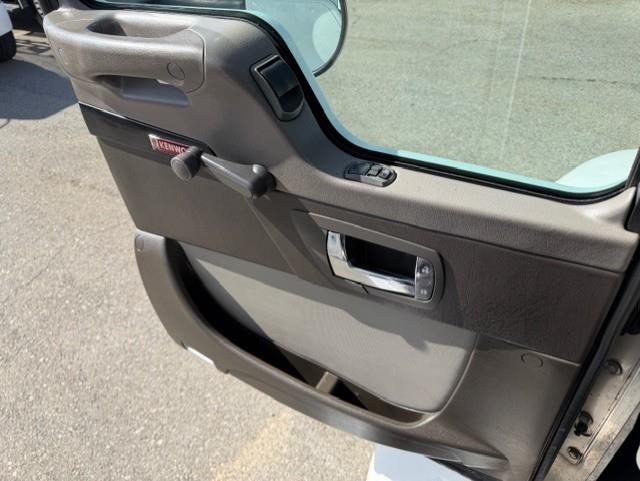 2022 Kenworth T270-14