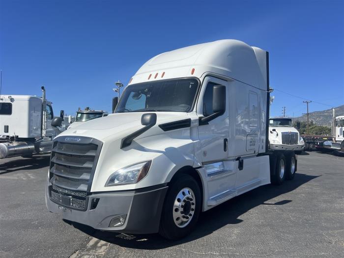 2019 Freightliner Cascadia-1