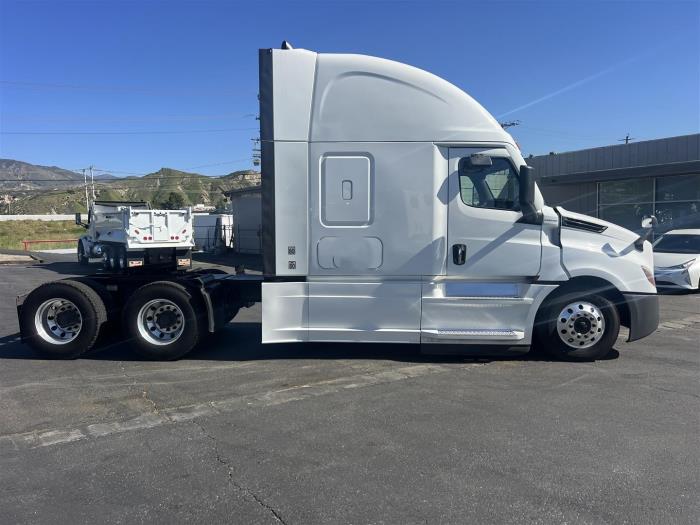 2019 Freightliner Cascadia-4