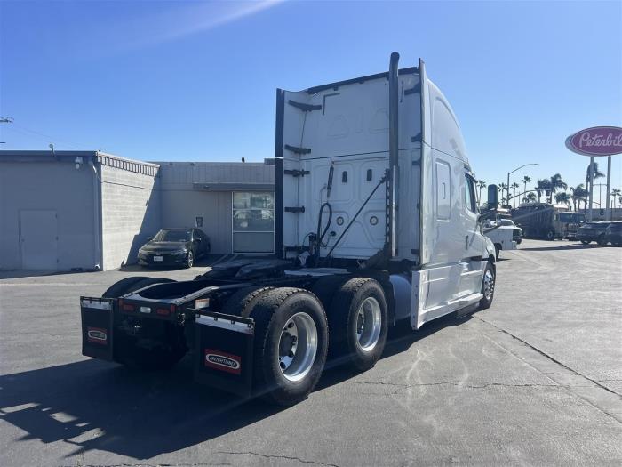 2019 Freightliner Cascadia-5