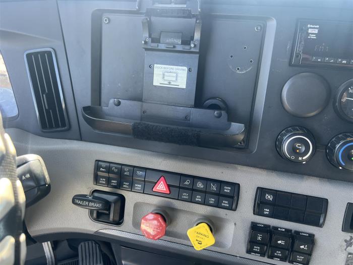 2019 Freightliner Cascadia-16