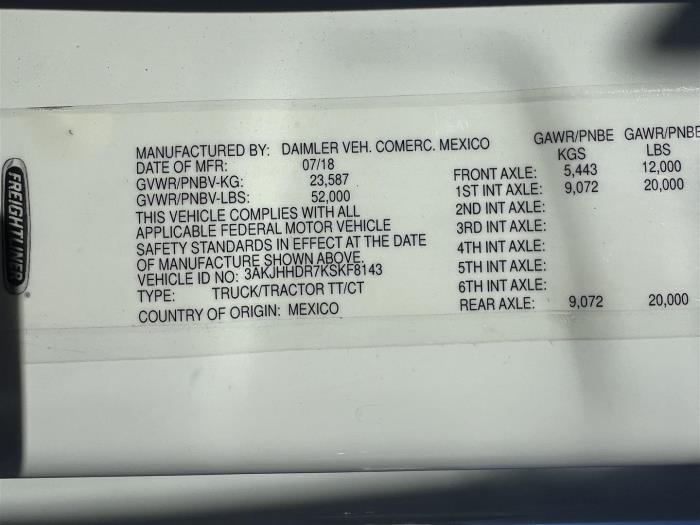 2019 Freightliner Cascadia-24