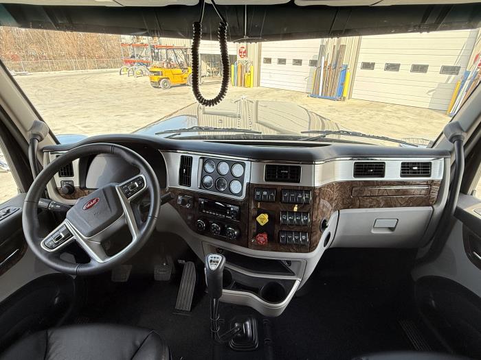 2026 Peterbilt 589-31