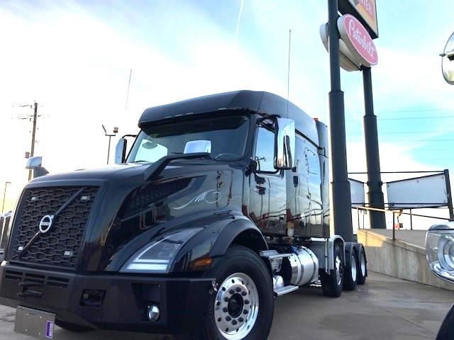 2021 Volvo VNL84T740-0