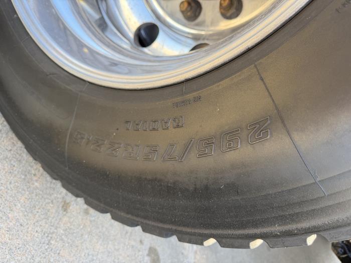 2022 Peterbilt 579-9