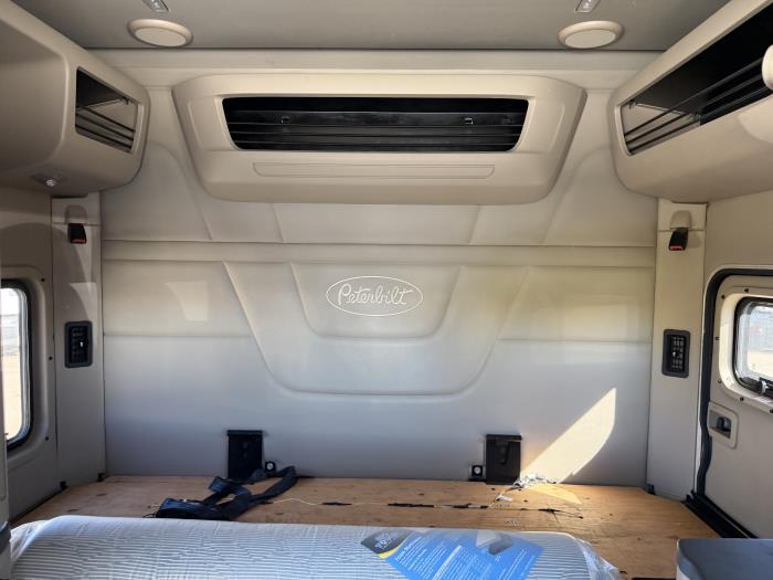 2022 Peterbilt 579-29