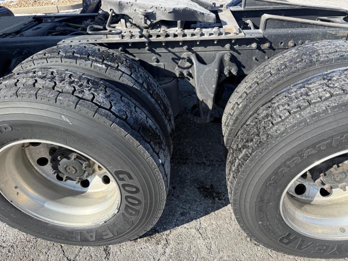 2021 International LT625-4