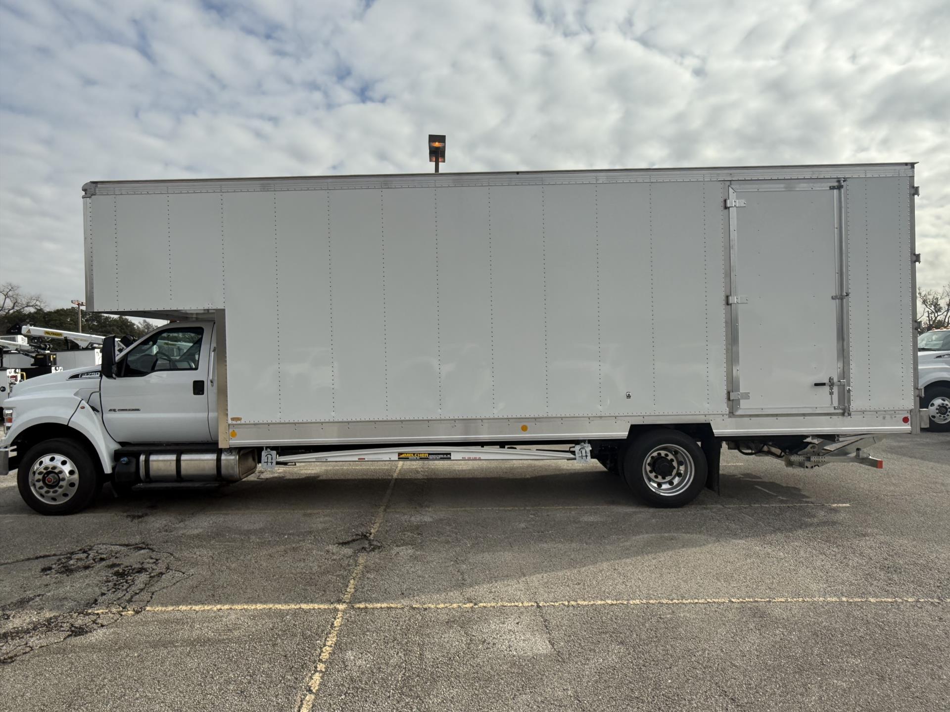 New 1996 Ford F-750 - photo 10