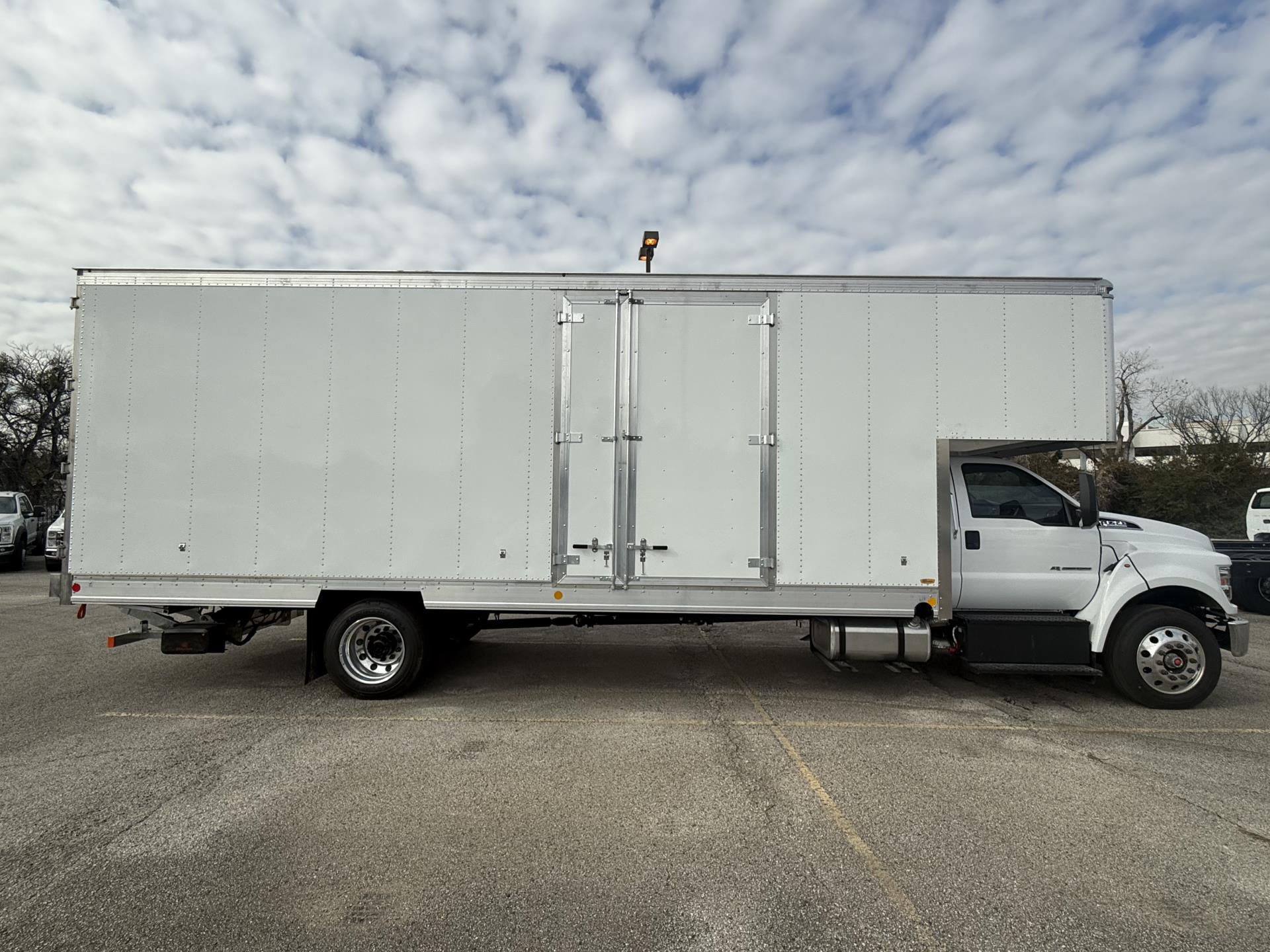 New 1996 Ford F-750 - photo 14