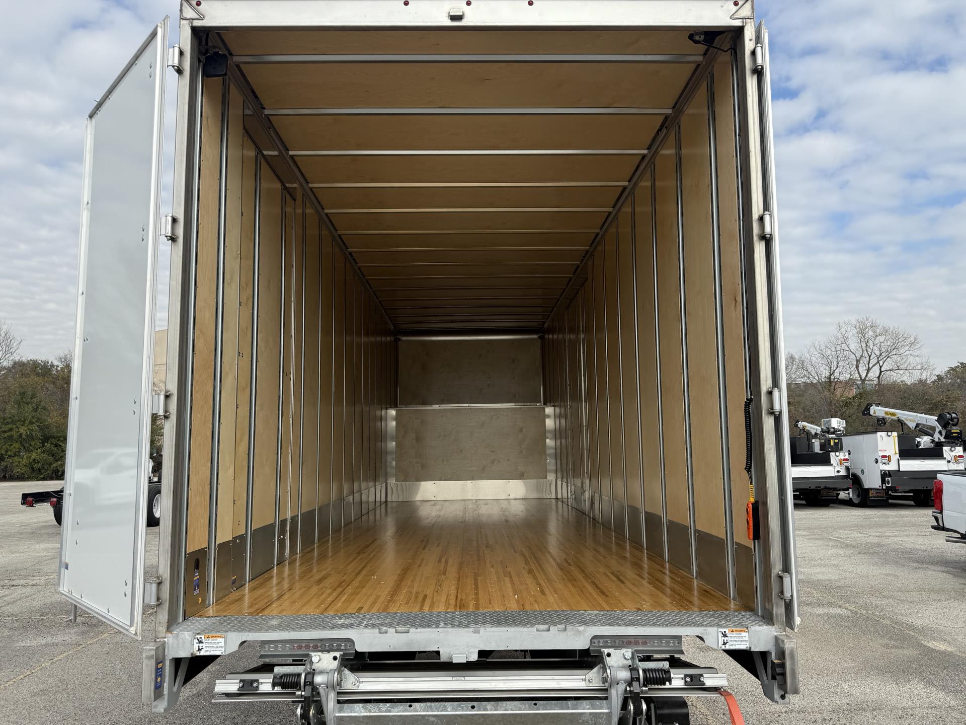 New 1996 Ford F-750 - photo 21
