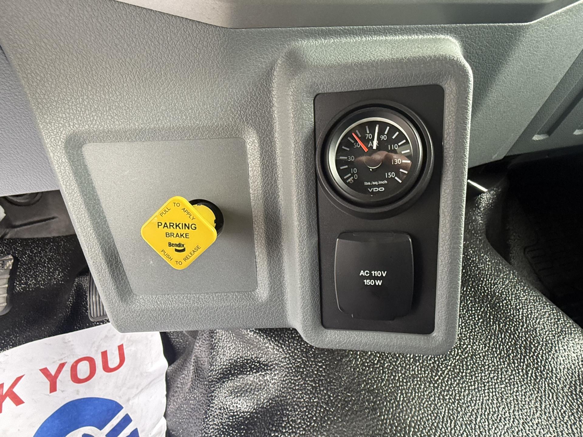 New 1996 Ford F-750 - photo 5